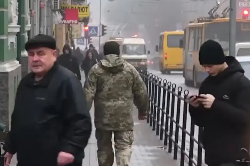 «Никого не сдадим»: в Одессе военком устроил перебранку с пассажирами маршрутки
