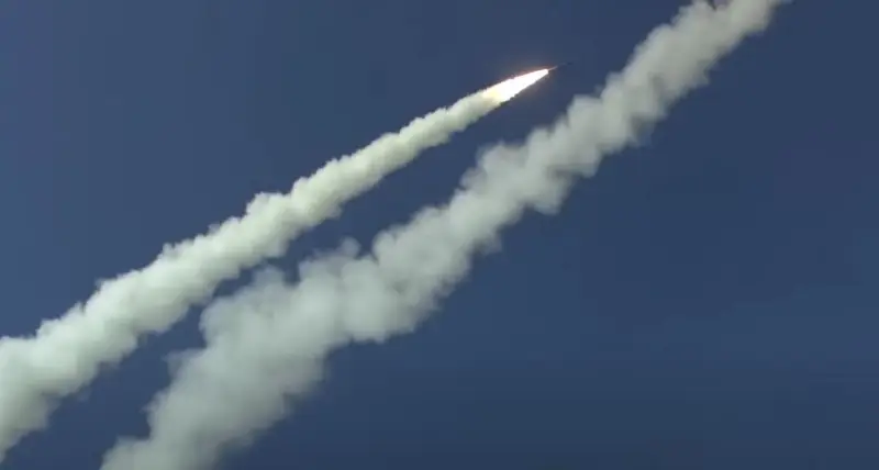 Минобороны РФ: Системы ПВО сбили украинскую ракету «Нептун» над Черным морем