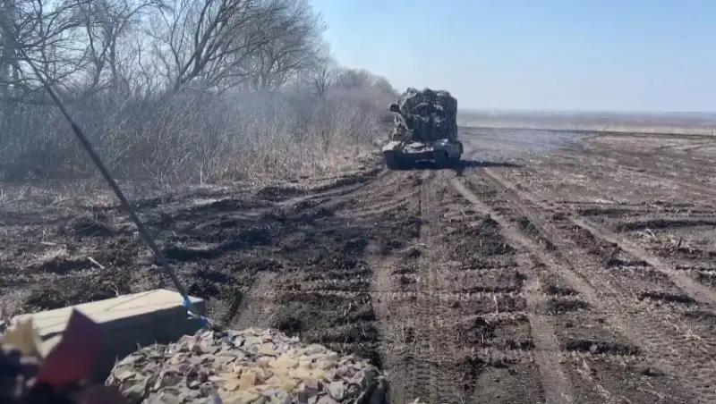 ВС РФ продолжают штурмы украинских позиций у коксохимического завода и в районе Степового на Авдеевском участке фронта