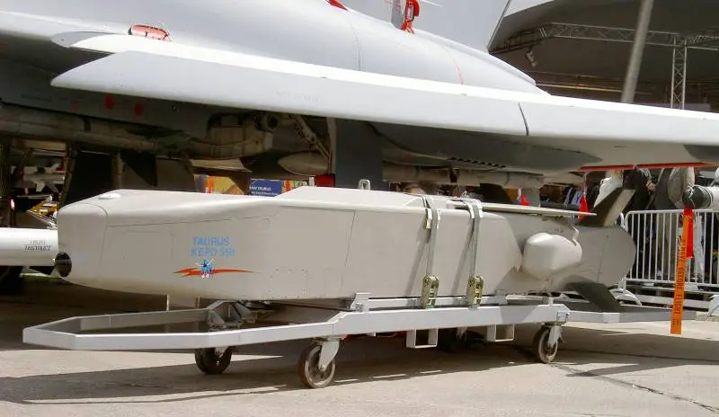 Пресса ФРГ: Британия хочет купить у немцев ракеты Taurus, чтобы отправить Киеву дополнительные Storm Shadow