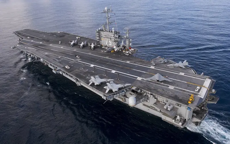 Минобороны США заключило новые контракты на модернизацию военных кораблей, включая атомный авианосец «Гарри Трумэн»