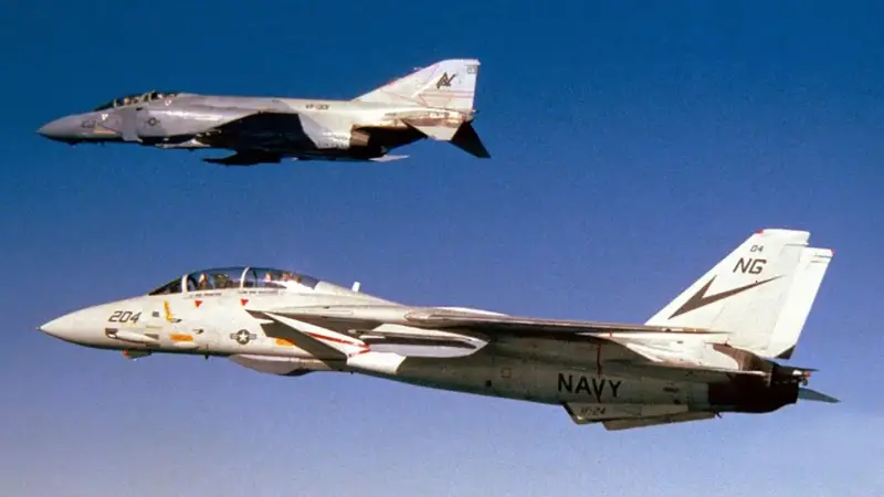 Come ha fatto l'F-14 ad abbattere l'F-4? Cosa gliene importava?