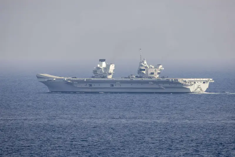 АУГ без авианосцев: постоянные проблемы преследуют корабли ВМС Британии типа Queen Elizabeth