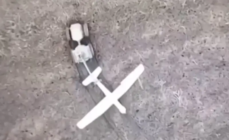 Опубликованы кадры, на которых наземный дрон ВСУ утащил упавший российский БПЛА «Орлан»