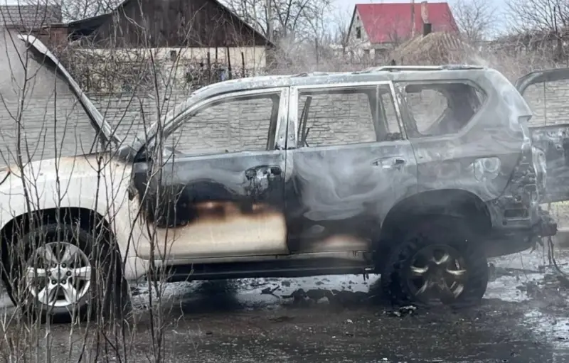 В подконтрольном Украине городе Никополь неизвестные убили заместителя мэра, расстреляв его автомобиль