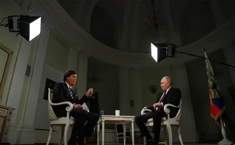 «Интервью разбудит мир»: западные пользователи комментируют беседу Такера Карлсона с президентом России