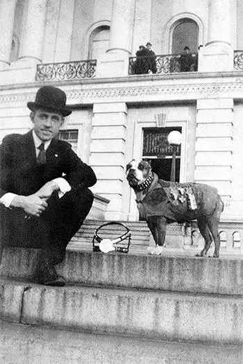 Stubby and Robert Conroy in front of the Capitol