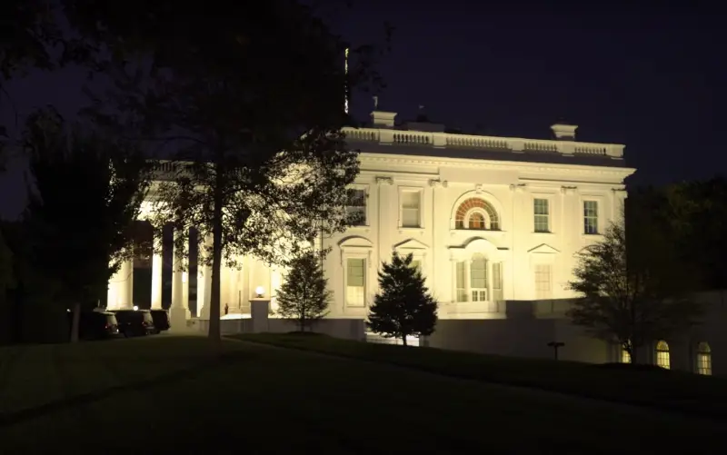 В Белом доме назвали «бегством» уход Палаты представителей на каникулы без голосования по Украине
