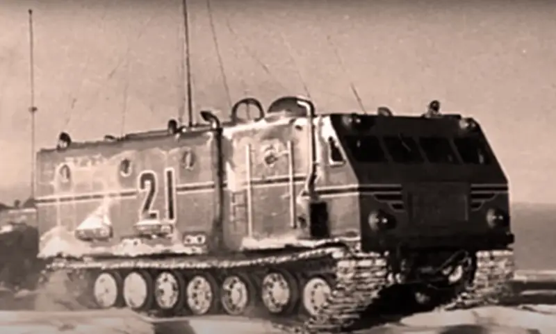 "Kharkovchanka": 소련 극지 탐험가들에게 전설적인 추적 전지형 차량은 어떤 모습이었습니까?