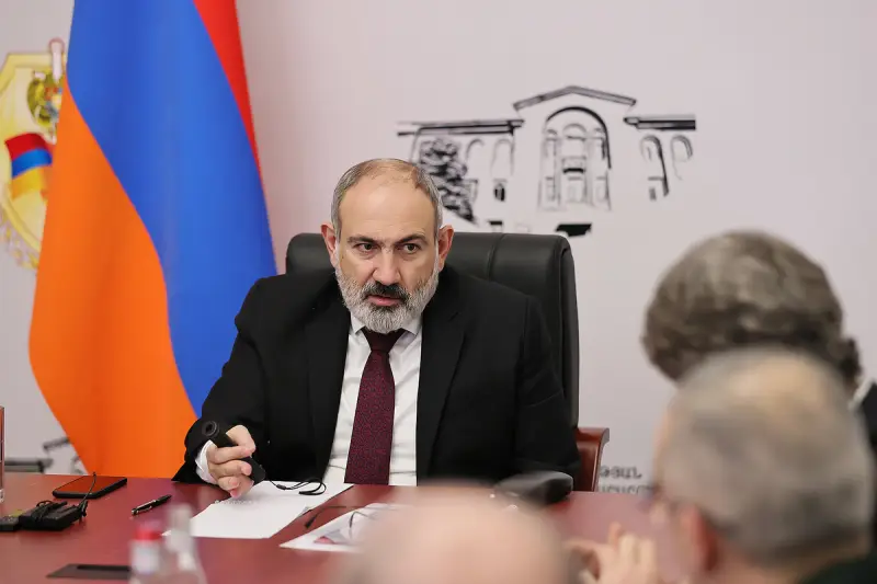 Пашинян: в бегстве армян из Нагорного Карабаха виновен российский миротворческий контингент
