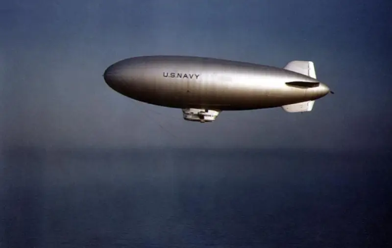 The only case in history of a battle between an American airship and a German submarine