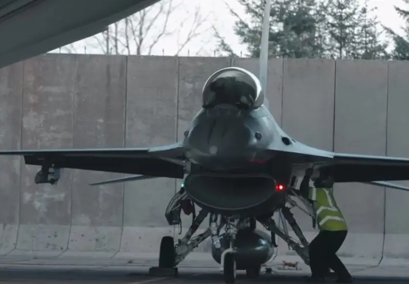 Появились кадры обучения украинских пилотов на F-16 в Дании