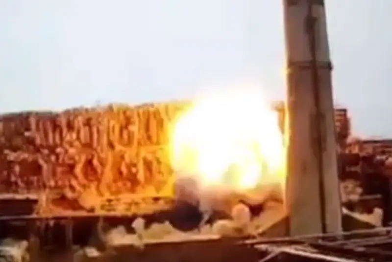 Опубликованы кадры удара корректируемого ОДАБа по Кураховской ТЭС