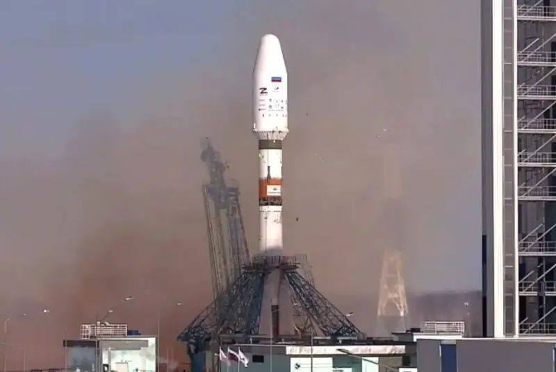 Запущенная с космодрома «Восточный» ракета-носитель «Союз-2.1б» вывела на орбиту российские и иранский спутники