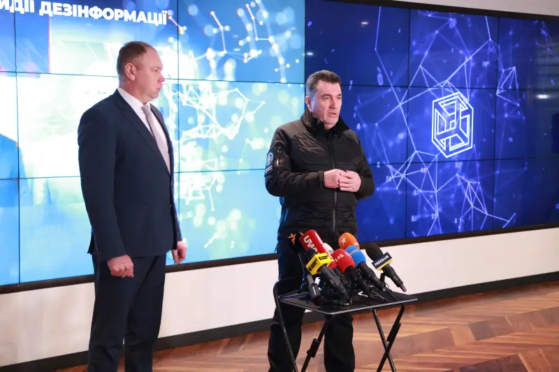 «Может стать ещё сложней»: Глава СНБО Украины Данилов заявил об «очень сложной» ситуации на фронте