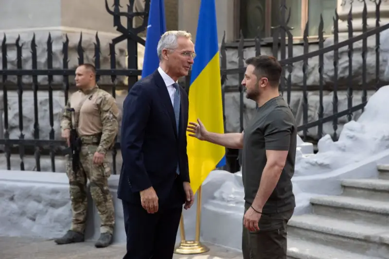 Serviço de Inteligência Estrangeiro Russo: Os EUA e a Grã-Bretanha estão preparando o posto de “enviado especial em Kiev” para controlar Zelensky