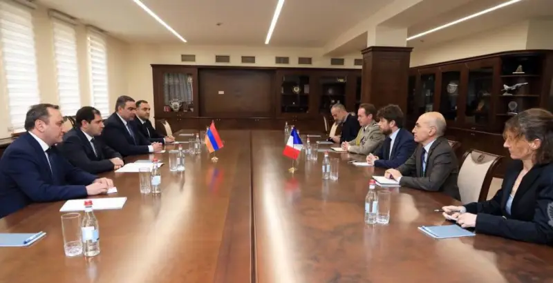 Министр обороны Армении: Сотрудничество с Францией в военной сфере развивается по многим направлениям