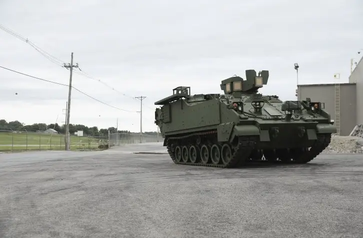 I nuovi veicoli corazzati AMPV hanno sostituito i veicoli corazzati da trasporto truppe vecchi di mezzo secolo.
