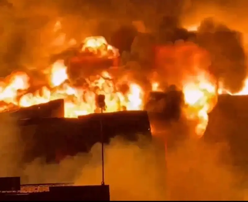 В Харькове ударом беспилотника уничтожена крупная нефтебаза