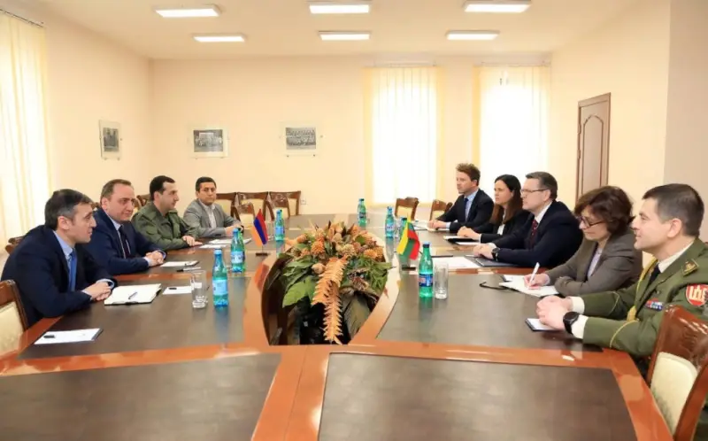 Минобороны Армении провело консультации с коллегами из Литвы — одной из самых русофобских стран НАТО