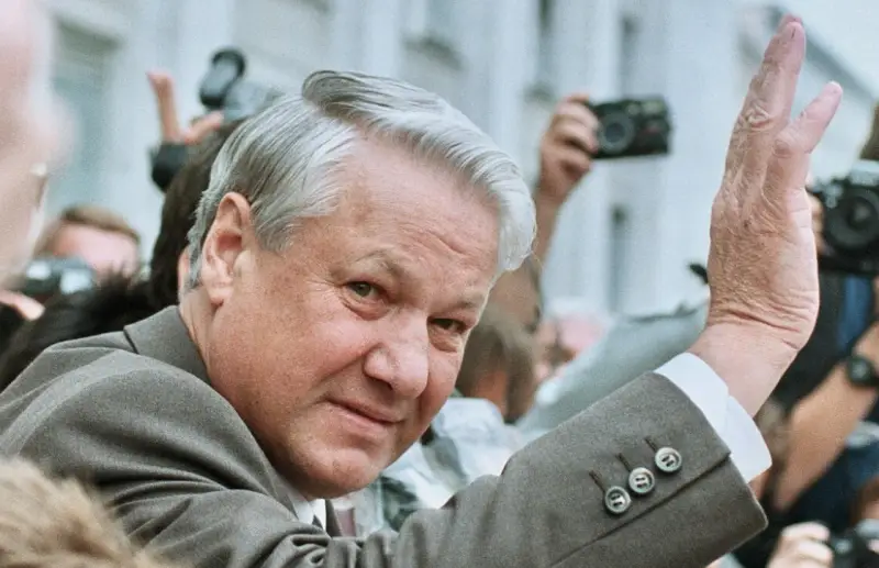Глава пресс-службы Кремля: В России хранят память о Ельцине, он часть истории