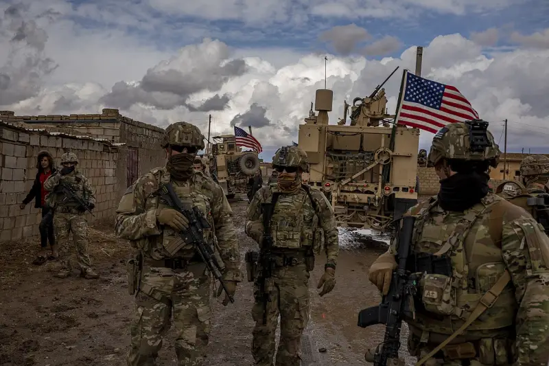 Иракские радикалы атаковали военную базу США в ответ на американские удары по проиранским силам