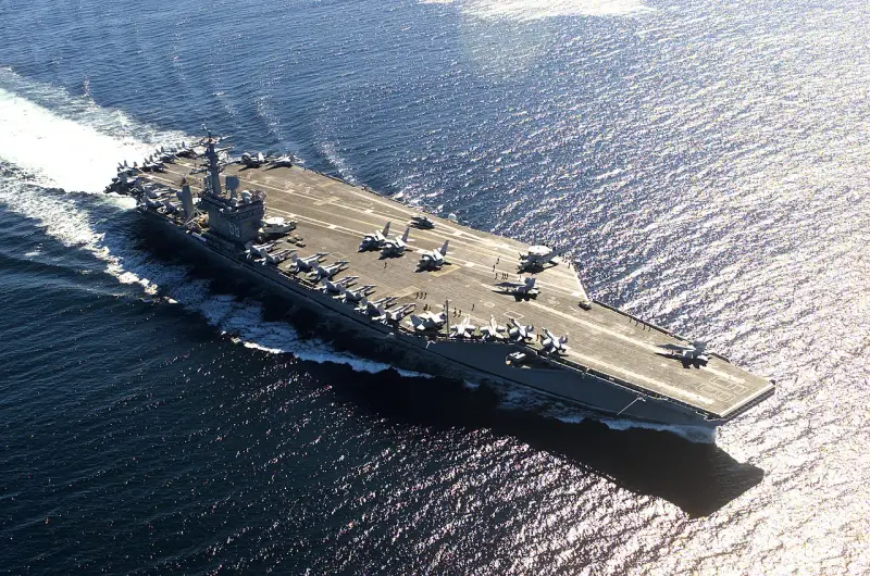 Американский адмирал: Ударные группы ВМС США смогут противостоять китайским «ракетам-уничтожителям» авианосцев