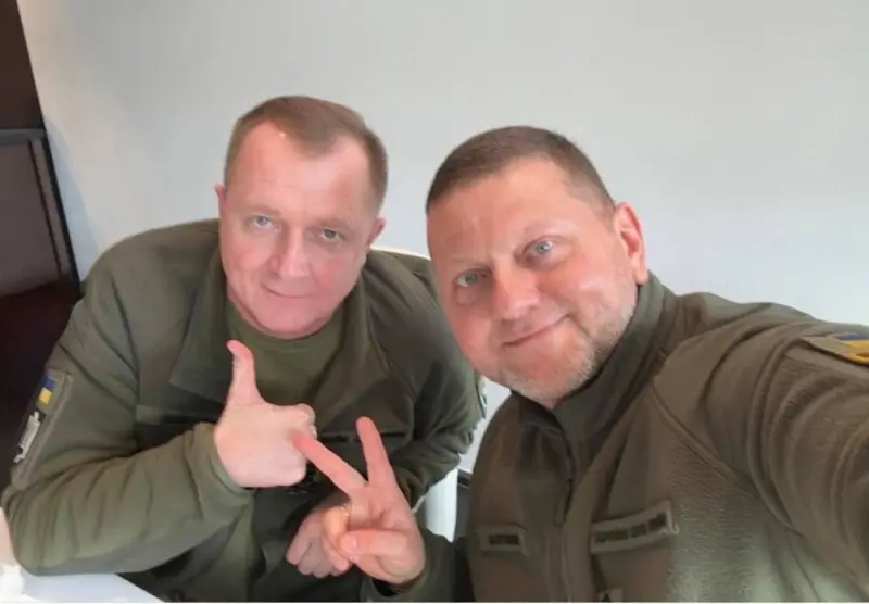 Украинские политологи: Зеленский снимет Залужного с должности, если ВСУ сдадут Авдеевку