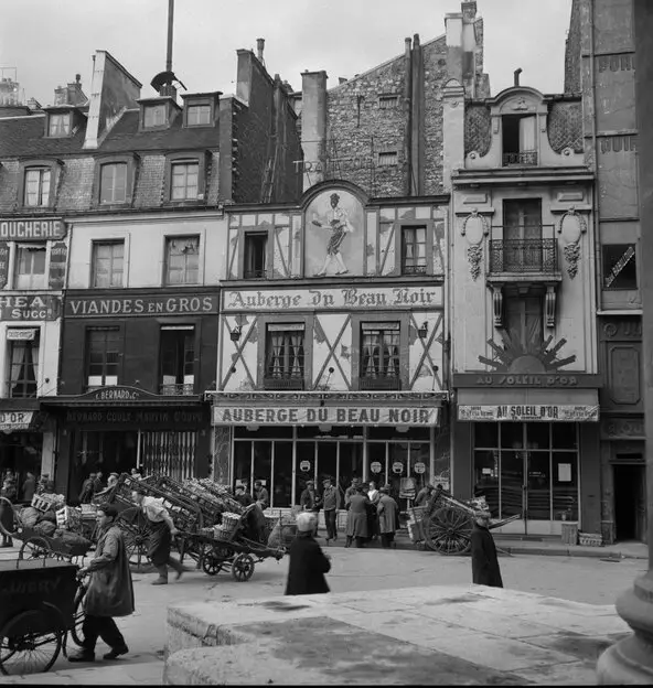 Malnutrition and underdrinking in France during the occupation