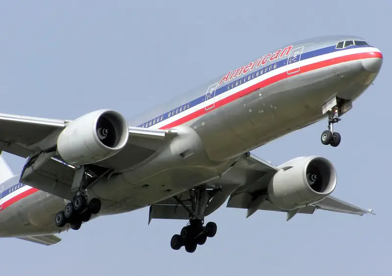 Очередное ЧП с «Боингом»: Американский Boeing 777 совершил экстренную посадку в Лос-Анджелесе
