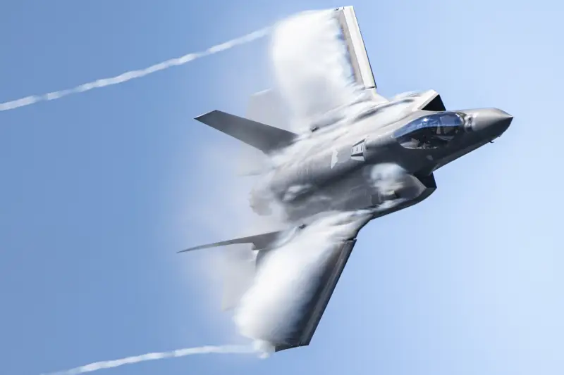 Американские истребители F-35 собирают разведданные о российских зенитных комплексах