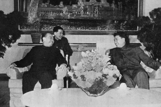 Pol Pot: chế độ chống lại người dân của nó