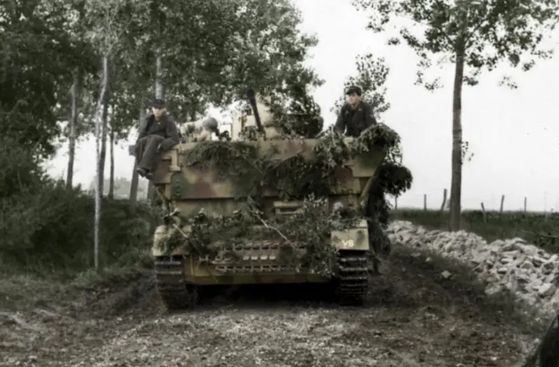 Flakpanzer IV "Möbelwagen" - pháo phòng không tự hành của Wehrmacht để bảo vệ cột xe tăng