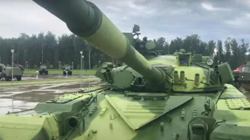 «В запасах осталось немало танков»: опубликованы спутниковые снимки одной из баз хранения ВС РФ