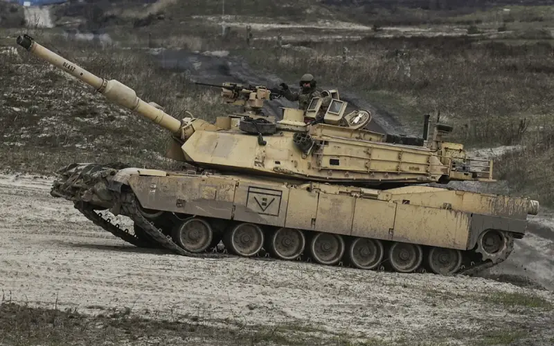 국방부는 Avdeevsky 방향에서 우크라이나 군대의 또 다른 Abrams 탱크가 파괴되었음을 확인했습니다.
