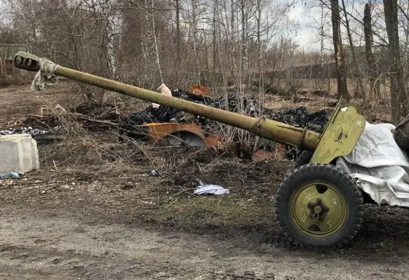 İzyum-Slavyansk arasındaki karayolu üzerinde Ukrayna Silahlı Kuvvetleri'ne ait kırılan teçhizatın görüntüleri yayınlandı