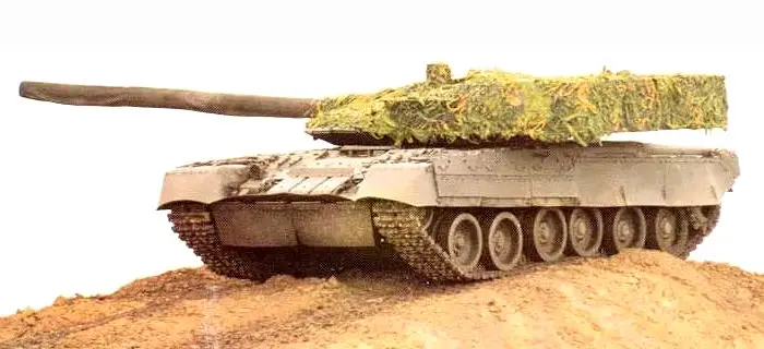 A running model of the Black Eagle tank, made on a T-80U chassis with six road wheels on board. Introduced in 1997.