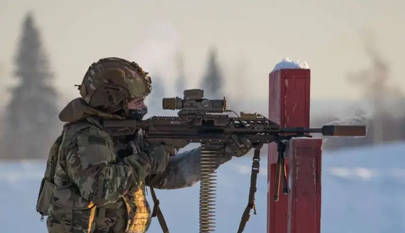Калибр больше, вес меньше: армия США провела испытания нового стрелкового оружия в условиях Арктики