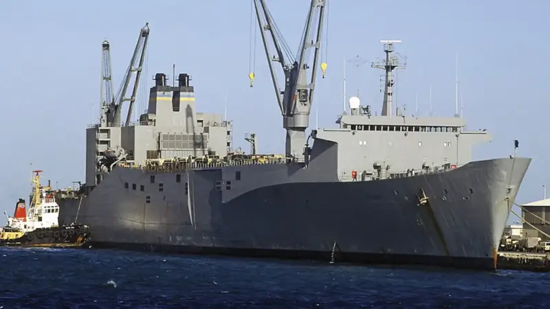 Navios mais rápidos do Comando Sealift dos EUA bloqueados em Baltimore