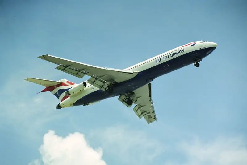 Prensa británica: un avión con 180 pasajeros casi choca con un dron que volaba a gran altura
