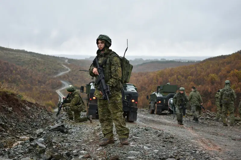 Бронетехника и миномётные снаряды: власти Косово анонсировали первые два пакета военной помощи Украине