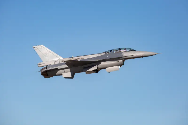 «Эталонный истребитель НАТО»: ВВС Словакии получили первые истребители F-16 Block 70