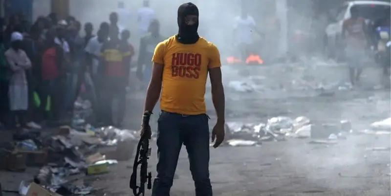 Вооружённые банды напали на правительственные здания в столице Гаити