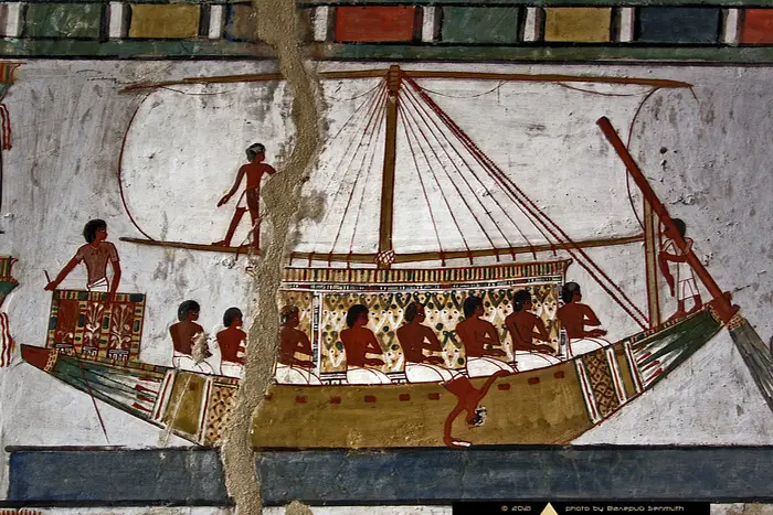 先祖への遠征。エジプトの権力のピラミッド