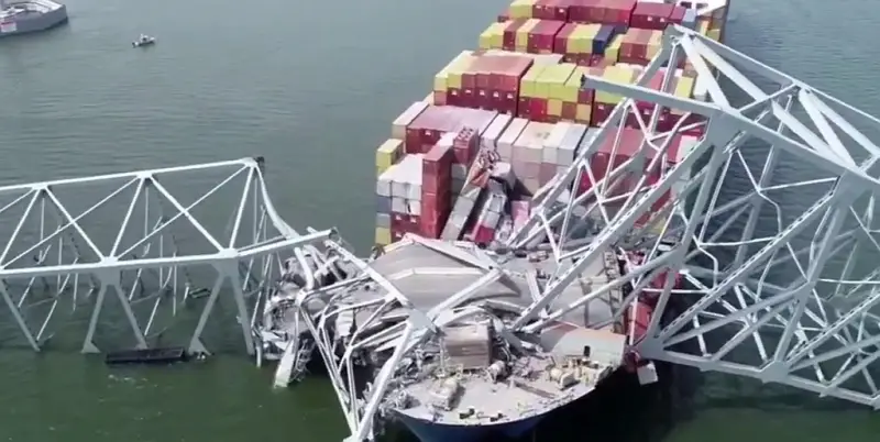 От разрушения моста и блокировки порта Балтимор США потеряли больше средств, чем планировали направить Украине