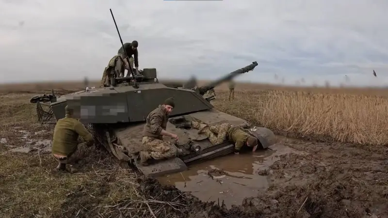 „În comparație cu Challenger 2, pistolul de pe T-80 nu este nimic”: realitățile tancului britanic din Ucraina