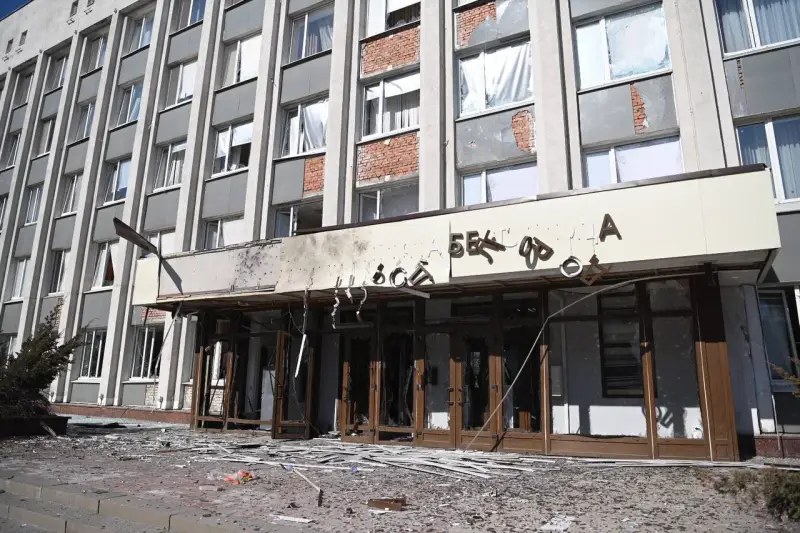 Украинский беспилотник атаковал здание городской администрации Белгорода