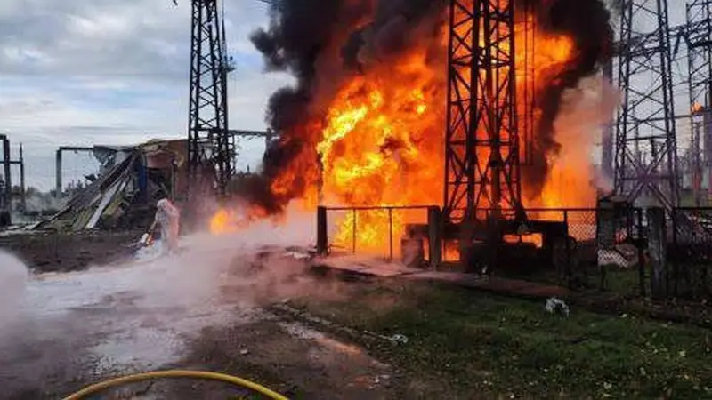 В оккупированном ВСУ Ямполе на территории ДНР неизвестные подожгли трансформаторы на подстанции