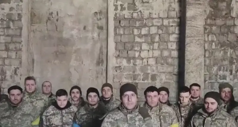 Ein Zug einer Brigade der ukrainischen Streitkräfte ergab sich in Richtung Donezk