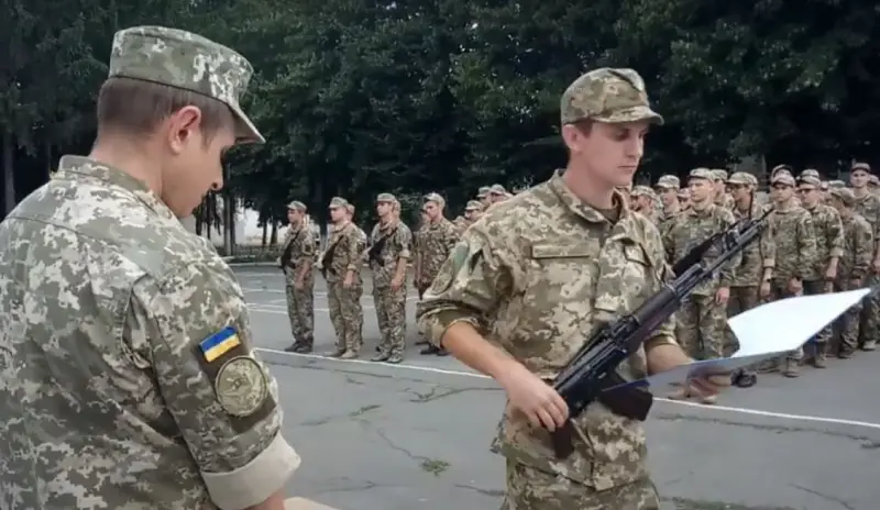 Украинский депутат рассказал о базовой военной подготовке для молодых мужчин вместо срочной службы в ВСУ